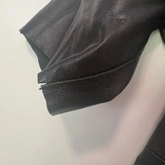 J BRAND V-neck 100% Leather Top‎ - Picture 3 of 6